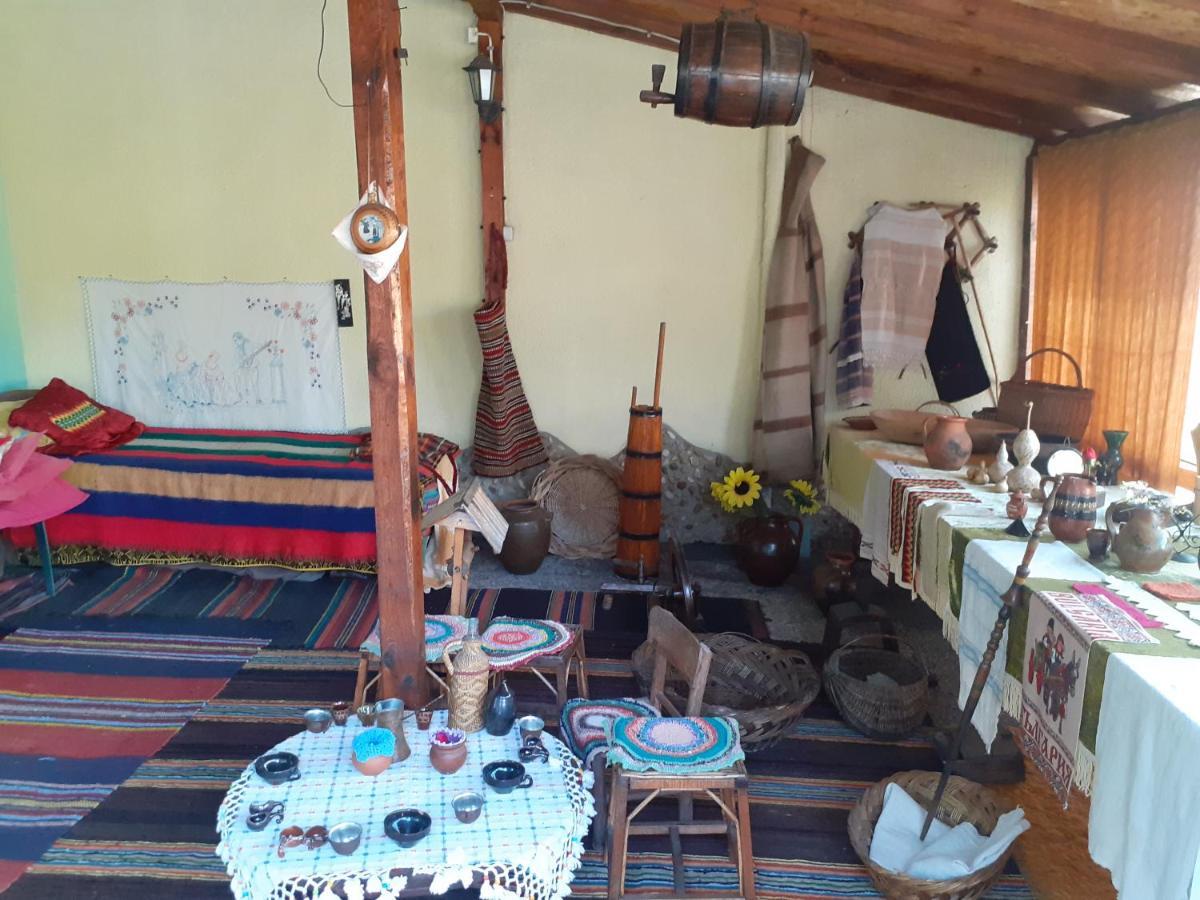 Guest House Edelvais Dve Mogili Extérieur photo