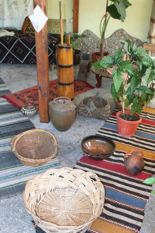 Guest House Edelvais Dve Mogili Extérieur photo