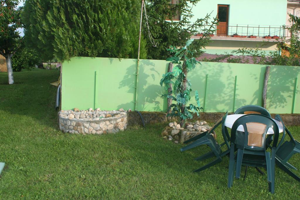 Guest House Edelvais Dve Mogili Extérieur photo